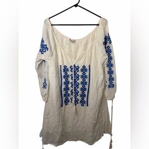 Cute Options White Gauze Tunic Drew with Blue Embroidery